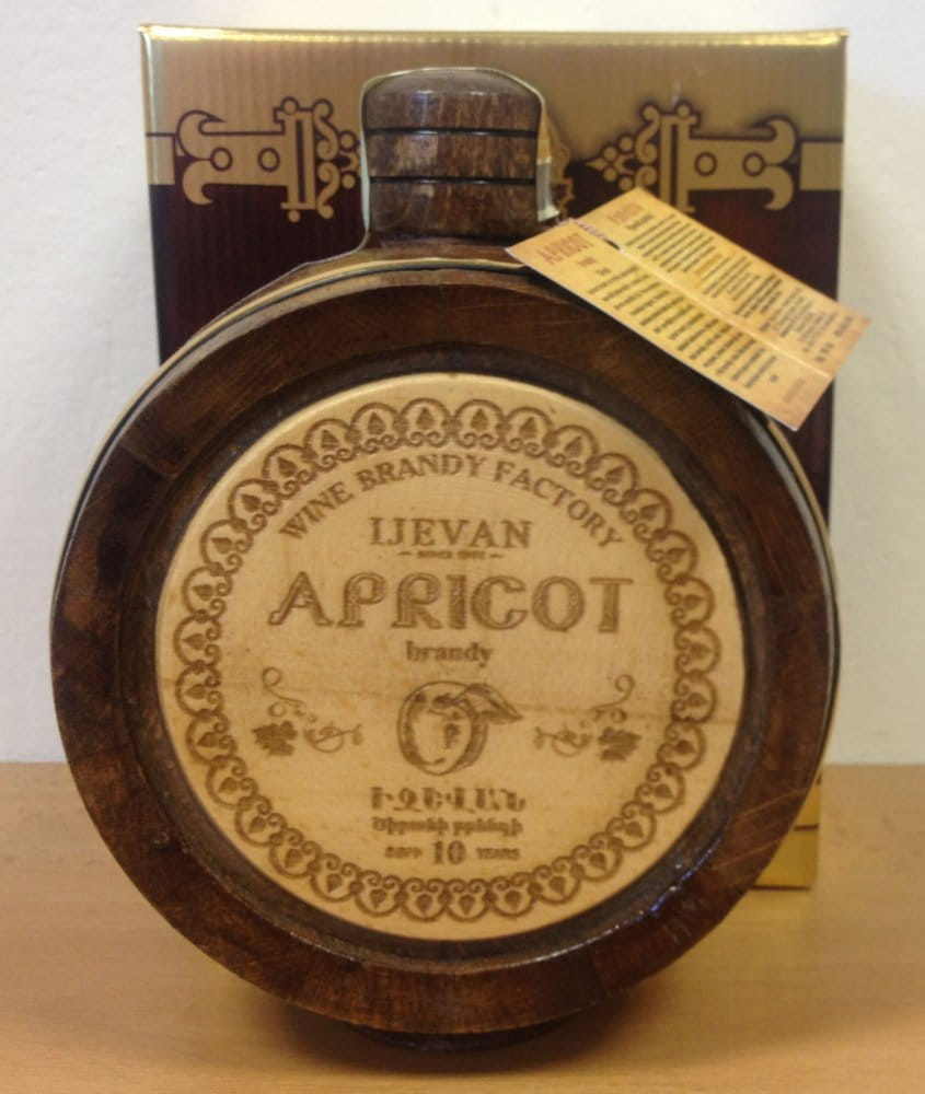Ijevan Apricot Brandy dřevěný soudek 0,7l 40%